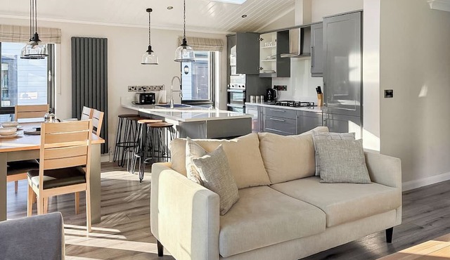 3 bedroom accommodation in Faringdon