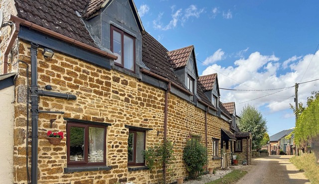 3 bedroom accommodation in Walgrave