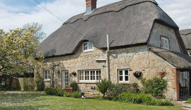 3 bedroom accommodation in Wellow, near Yarmouth