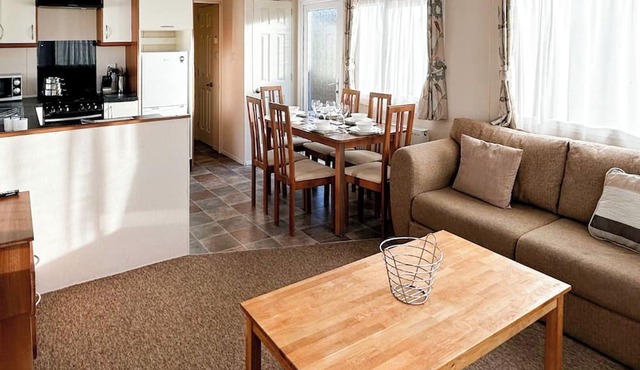 3 bedroom accommodation in Newbridge, Nr Yarmouth