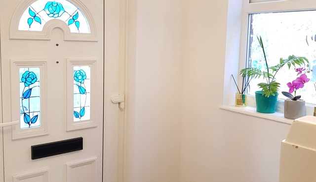 3 Bedroom Apartment Available (sleeps 4 to 6 guests)