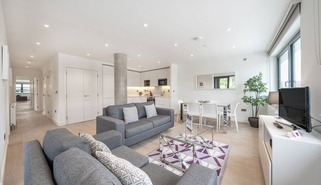 3 bedroom apartment in Wembley