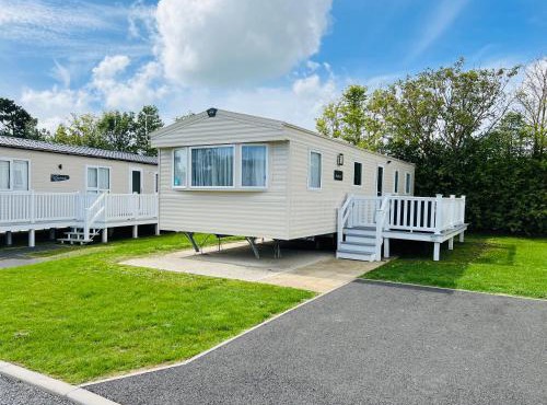 3 Bedroom Caravan CW132, Whitecliff Bay, Bembridge, Isle of Wight