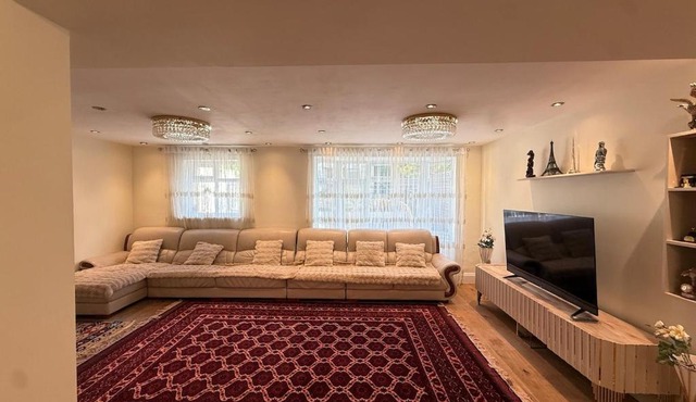 3 bedroom house in Wembley London