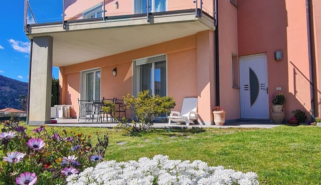 3-room apartment only 100 m from the beach and the lake promenade