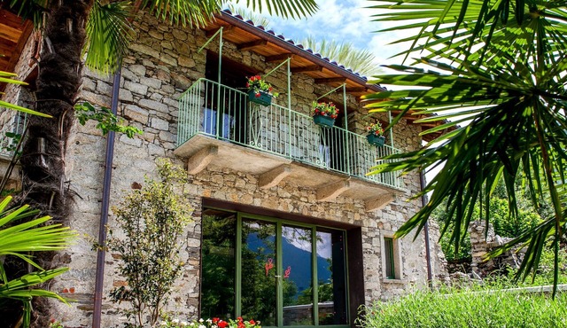 3-room rustico with approx. 1,400 m² plot of land