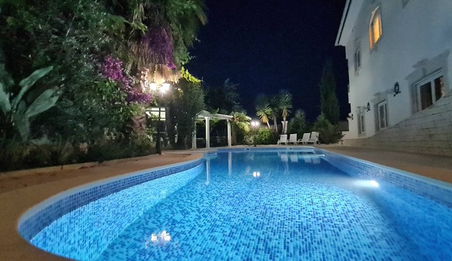 3 Rooms Penthouse at Luxury Villa 5☆(6-8 Guests) by Silver Village Residence