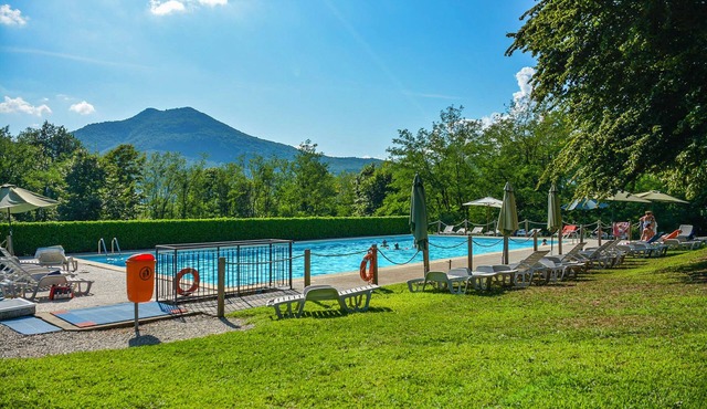 3½-zimmer-wohnung in Einer Gepflegten Residenz mit Pool und Tennisplatz
