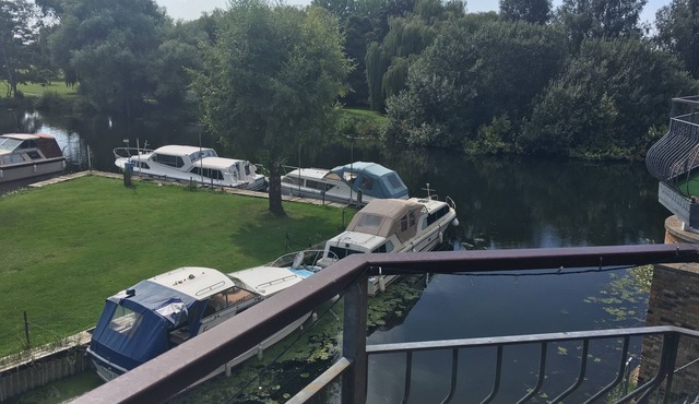 38 River Terrace - St Neots