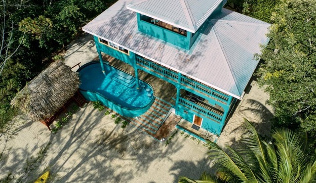 3BR Beachfront Villa w/Pool & Ocean Views