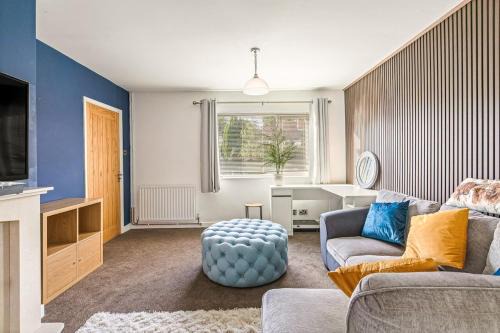 3BR House Parking, Garden & Pet Friendly
