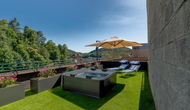 4 BD with SPA near center Private parking