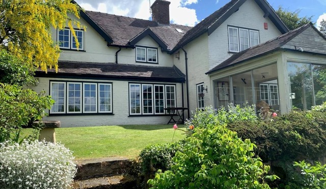 4 Bed in Belper (oc-dcwod)