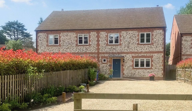 4 bedroom accommodation in Frieth, near Henley-on-Thames
