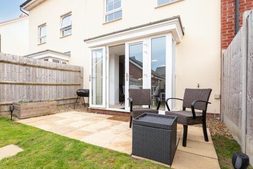 4 Bedroom House - Bedfordshire - Driveway Parking