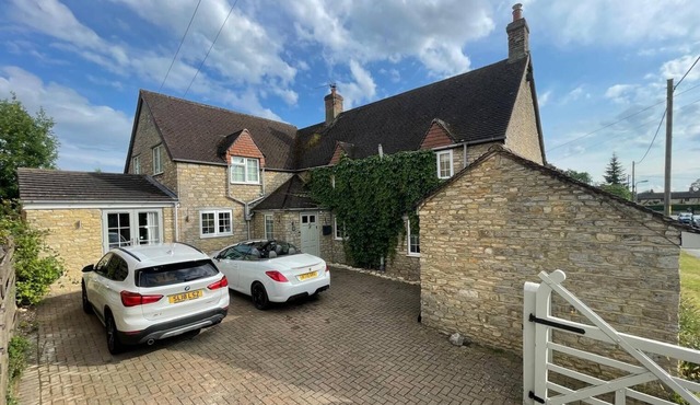 4-Bedroom Limestone Country House - Large Garden, Field view, Gazebo Fire Pit