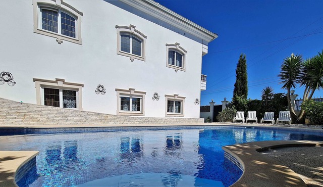 4 Bedroom Residence at Villa5☆ (10-15 Guests)