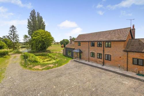 5 Bed in Roxwell oc-t30824