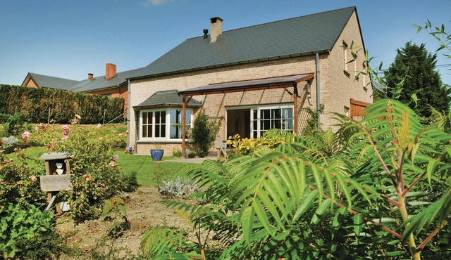 5 bedroom accommodation in Somme-Leuze