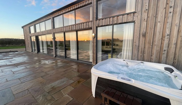 5 Bedroom Escape Near Oxford & Wiltshire