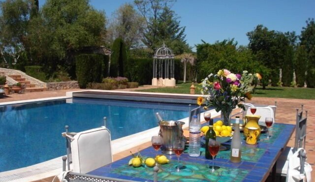 5 STAR VILLA, PRIVATE POOL,WIFI, TENNIS COURT, GARDENS, AUT.GATE -TAVIRA 3 km