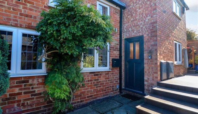 6 Brook Court, Derby