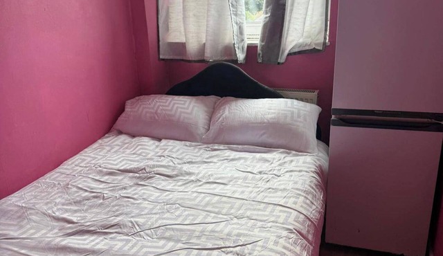 6 Guests - 3 Bedrooms - Close to London Center