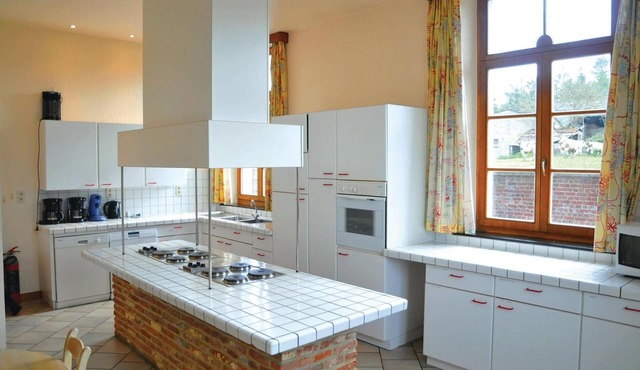 9 bedroom accommodation in Somme Leuze