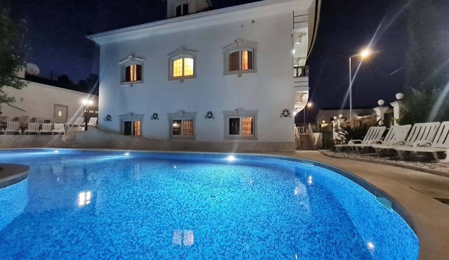 9 Rooms Residence at Villa 5☆(20-30Guests)