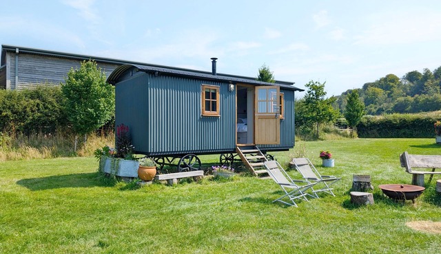 A lodge/cabin that sleeps 2 guests in 1 bedroom