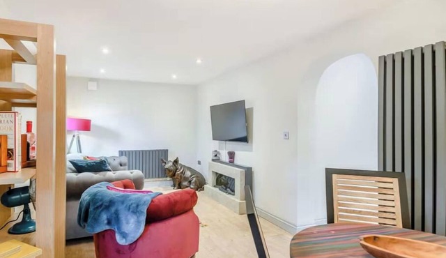 A lovely unique lodge ideal for a relaxing or romantic break