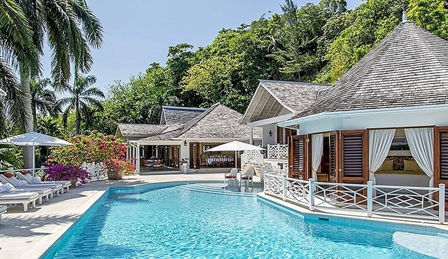 A Luxurious, Fully Staffed & Stylish Villa, Private Pool & Amazing Sea Views in Montego Bay!