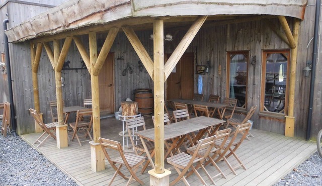 A real old-time western B&b in the Ardennes, room for 4 guests, ensuite bathroom