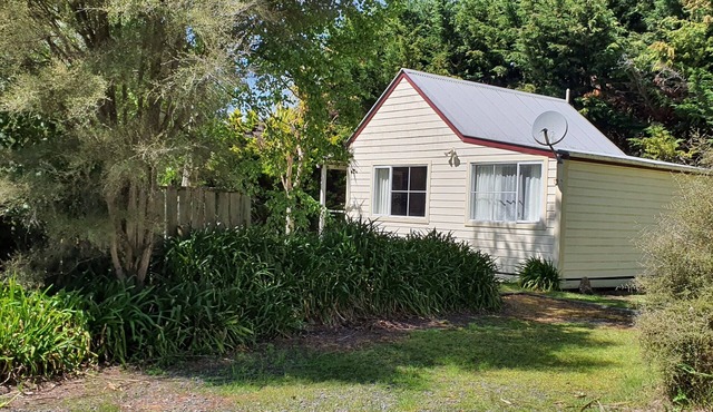 Akupe Cottage, Martinborough