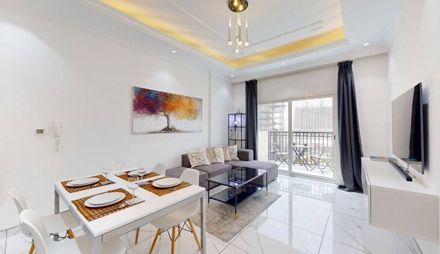 Al Ghaf - Upgraded One Bed with Pool View in Arjan