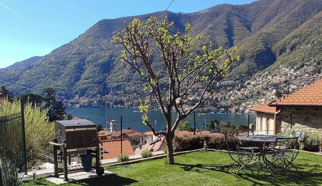 Al Trenta Comolake Cozy apartment with garden and beautiful lake view
