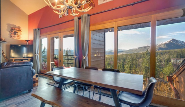 All-Season Base w/Epic Views in Silverthorne!