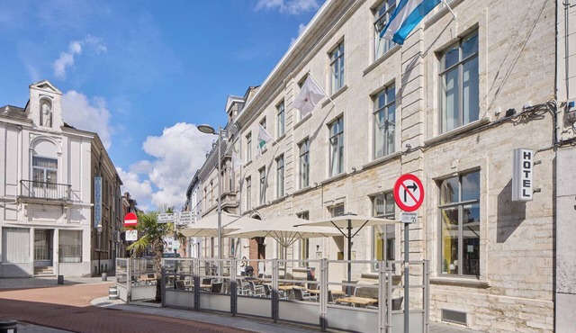 Alpha Hotel