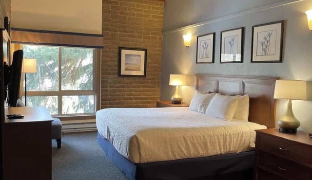 Alpine Studio in Ski Lodge - 5 min bus to Vail!