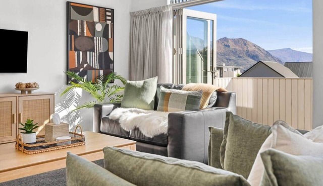 Alpine View Apartment for Six