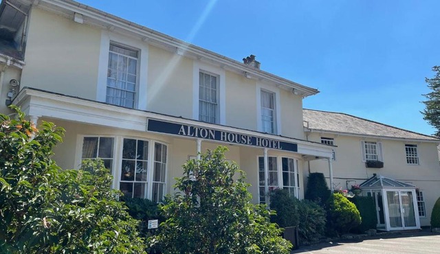 Alton House Hotel