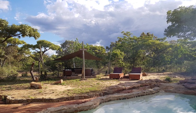 Ama Amanzi Bush Lodge