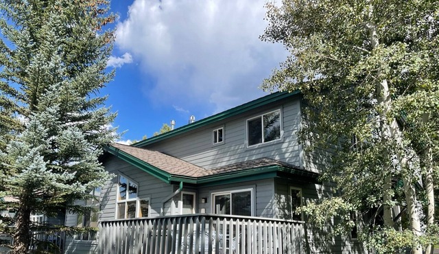 Amazing 4bedroom 3bath Edwards Townhome w/ fireplace