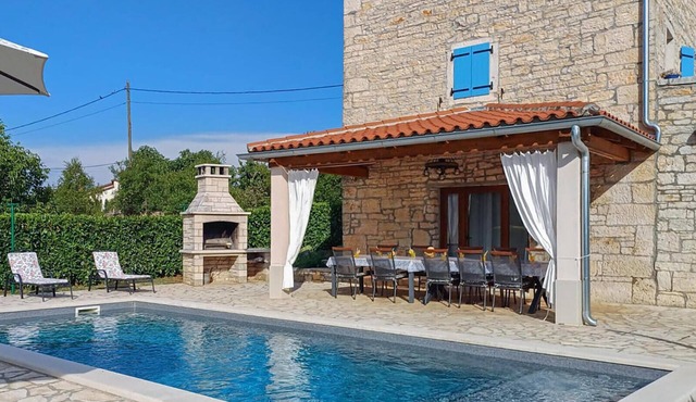 Amazing home in Pamici