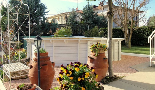 Apartment 110sq in Charming Villa with privat pool, 3 bedrooms,Shabby chic style