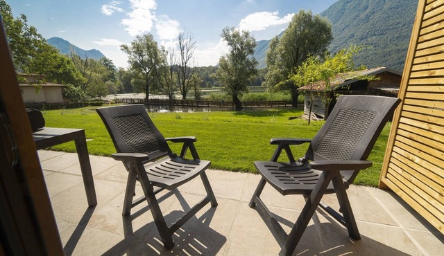 Apartment "5" with Lake View, Shared Pool & Wi-Fi