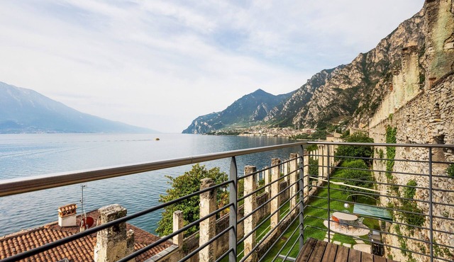 Apartment 'Alba' with Lake View, Wi-Fi and Air Conditioning