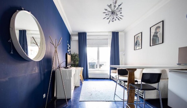 Apartment at Synagogue
