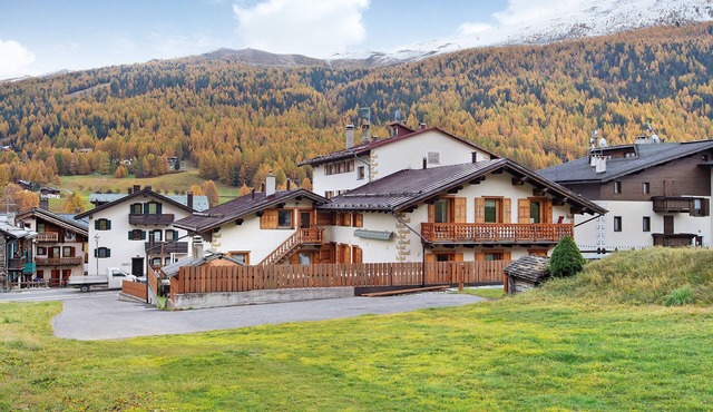 Apartment 'Baita Lorella Appartamento 8' with Mountain View, Shared Terrace and Wi-Fi