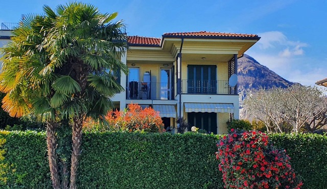 Apartment by Lake Maggiore with Garden